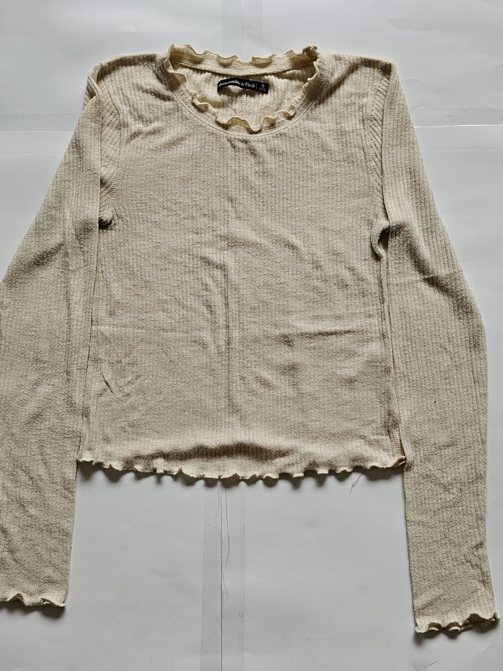 Abercrombie & Fitch Cream Lettuce-Edge Ribbed Long Sleeve Top Sz. Small
